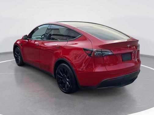 2022 Tesla Model Y Long Range Dual Motor All-Wheel Drive