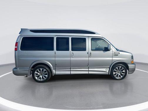 2023 GMC Savana 2500 Work Van