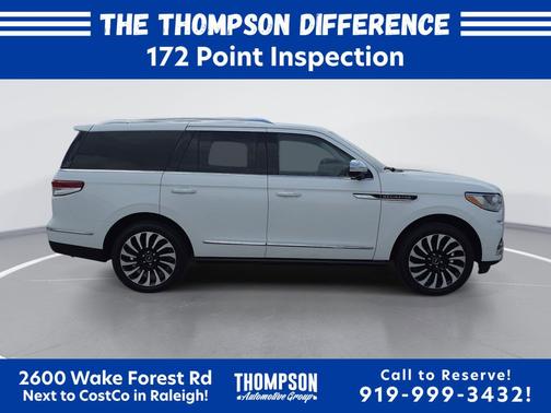 Pristine White Metallic Tri-Coat 2022 Lincoln Navigator Black Label