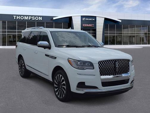 Pristine White Metallic Tri-Coat 2022 Lincoln Navigator Black Label
