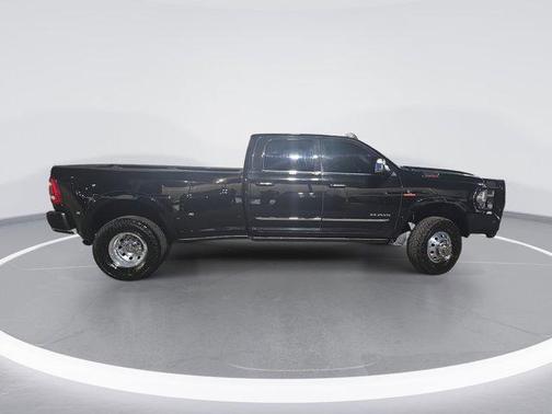 2021 RAM 3500 Limited Crew Cab 4x4 8' Box