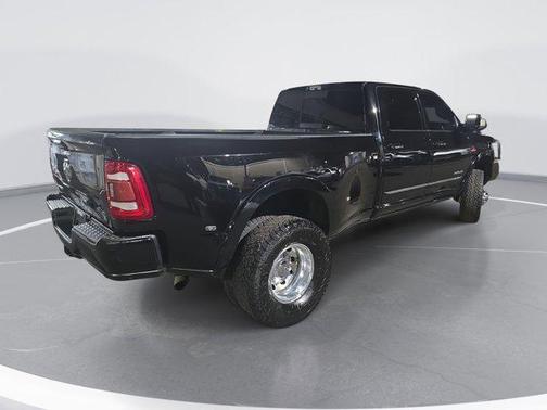 2021 RAM 3500 Limited Crew Cab 4x4 8' Box