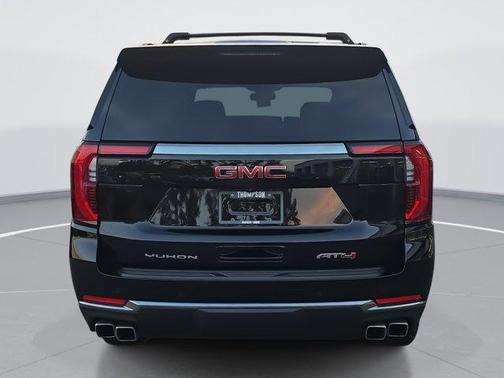 2025 GMC Yukon 4WD AT4