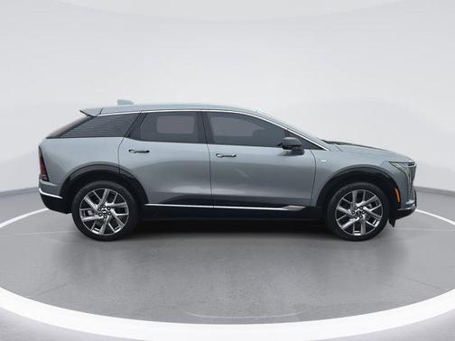 2025 Cadillac OPTIQ Luxury 1 AWD