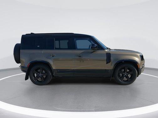 2024 Land Rover Defender 110 P400 X-Dynamic SE