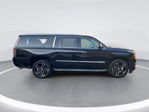 2017 Cadillac Escalade ESV Luxury