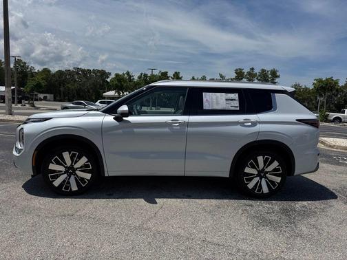 2025 Mitsubishi Outlander SEL