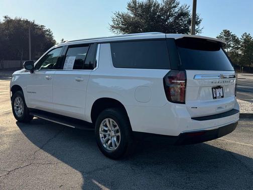 2024 Chevrolet Suburban LT