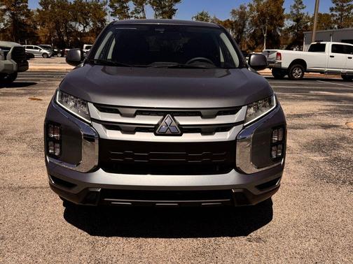 Mercury Gray Metallic 2026 Mitsubishi Outlander Sport 2.0 ES