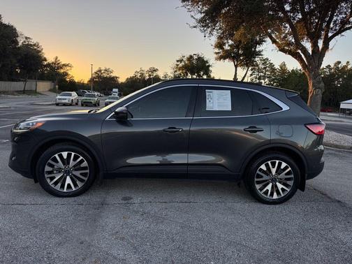 2020 Ford Escape Titanium Hybrid