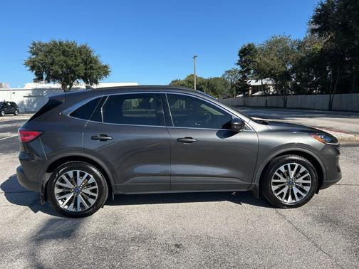 2020 Ford Escape Titanium Hybrid