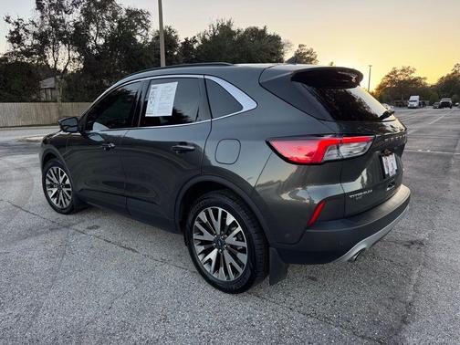 2020 Ford Escape Titanium Hybrid