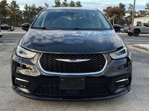 2024 Chrysler Pacifica Touring-L