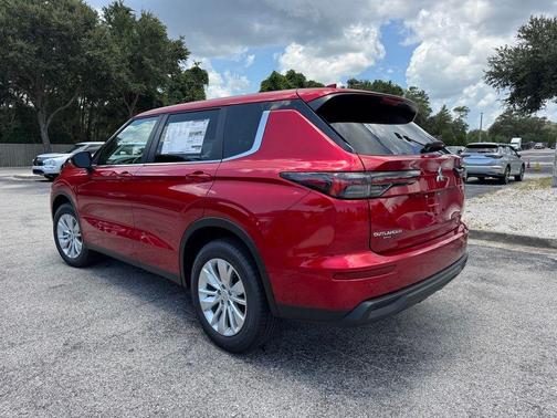 2025 Mitsubishi Outlander ES