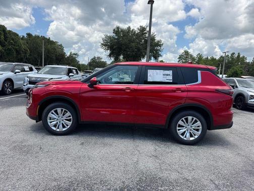2025 Mitsubishi Outlander ES