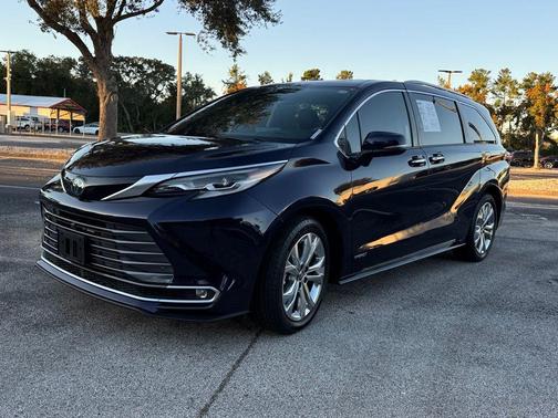 2021 Toyota Sienna Platinum