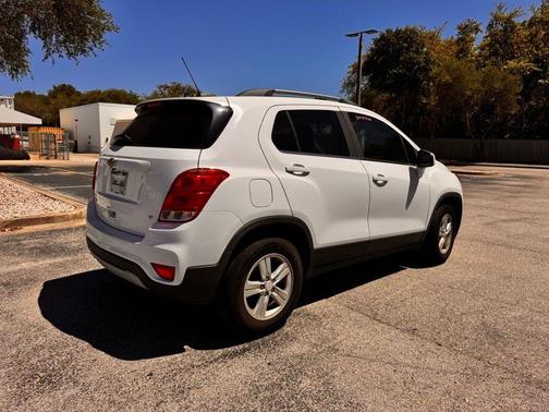 Summit White 2020 Chevrolet Trax LT