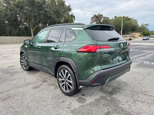 2024 Toyota Corolla Cross XLE