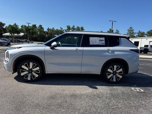 2025 Mitsubishi Outlander SEL