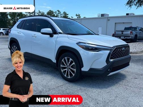 Wind Chill Pearl 2023 Toyota Corolla Cross XLE