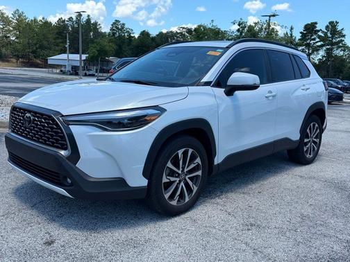 Wind Chill Pearl 2023 Toyota Corolla Cross XLE