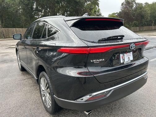 2023 Toyota Venza XLE