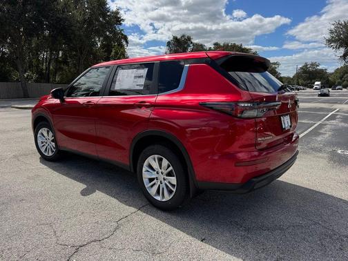 2025 Mitsubishi Outlander ES