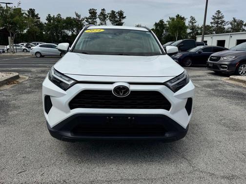 Ice 2024 Toyota RAV4 XLE