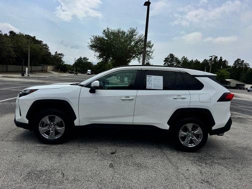 Ice 2024 Toyota RAV4 XLE