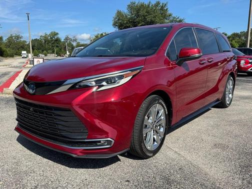 2022 Toyota Sienna Platinum 7 Passenger