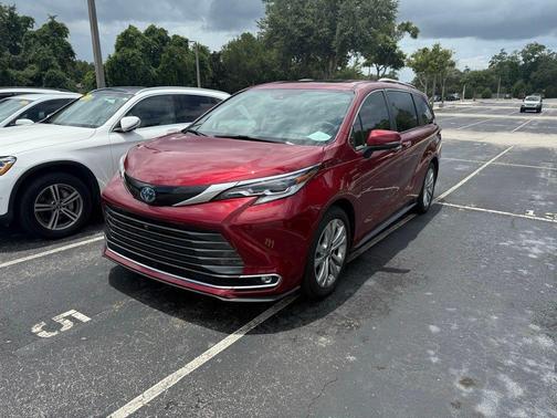 2022 Toyota Sienna Platinum 7 Passenger