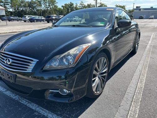 2015 INFINITI Q60 Base