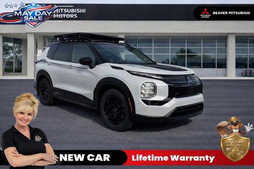 White Diamond / Black 2026 Mitsubishi Outlander Trail Edition