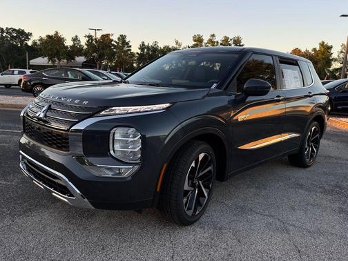 2025 Mitsubishi Outlander PHEV SE