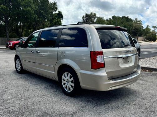Cashmere Pearlcoat 2012 Chrysler Town & Country Touring-L