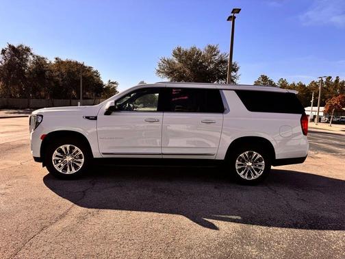 2024 GMC Yukon XL SLT