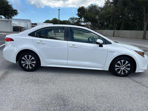 2020 Toyota Corolla Hybrid LE