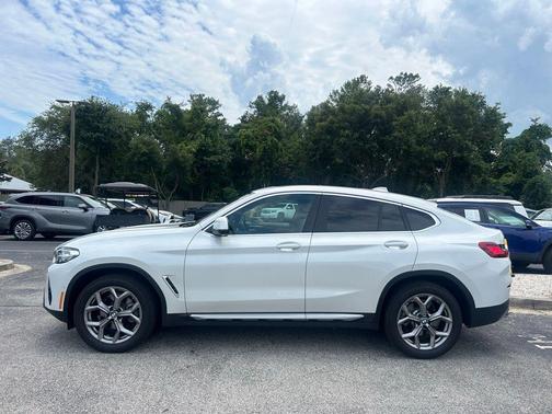 2024 BMW X4 xDrive30i