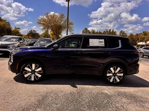 Cosmic Blue Metallic 2026 Mitsubishi Outlander SEL