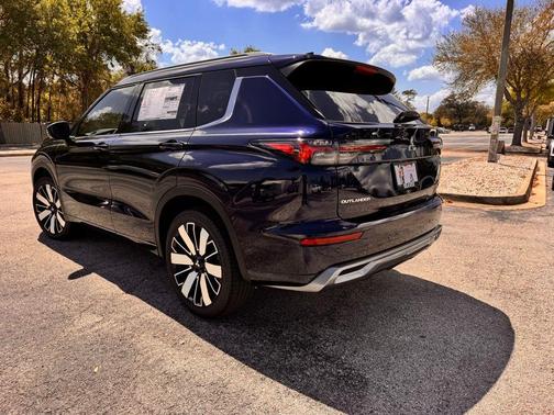 Cosmic Blue Metallic 2026 Mitsubishi Outlander SEL