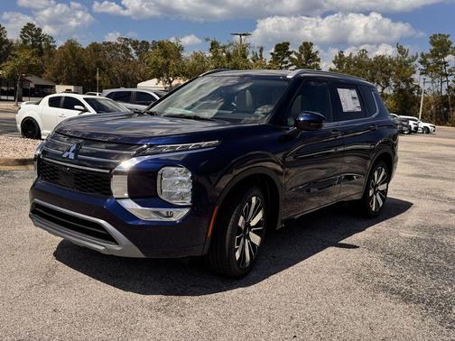 Cosmic Blue Metallic 2026 Mitsubishi Outlander SEL