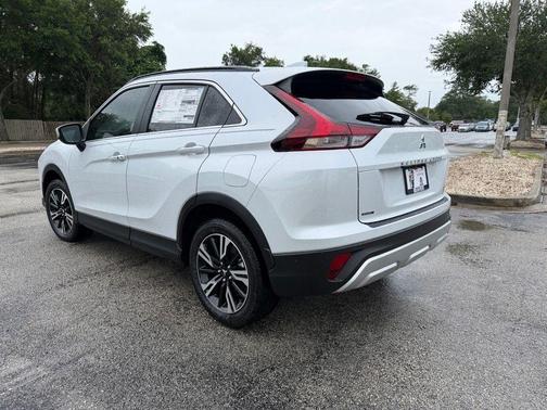 White Diamond 2026 Mitsubishi Eclipse Cross SE