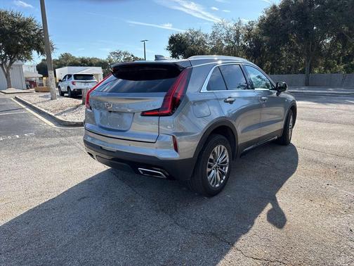 2024 Cadillac XT4 Premium Luxury