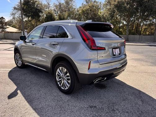 2024 Cadillac XT4 Premium Luxury