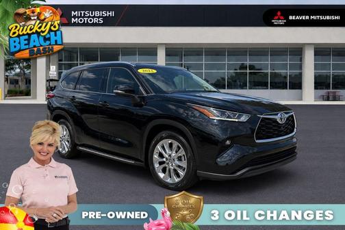 Midnight Black Metallic 2022 Toyota Highlander Hybrid Limited