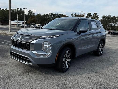 2026 Mitsubishi Outlander SE