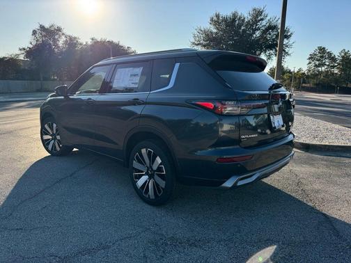 2025 Mitsubishi Outlander SEL