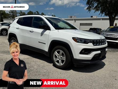 Bright White Clearcoat 2024 Jeep Compass Latitude