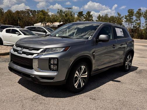 Mercury Gray Metallic 2026 Mitsubishi Outlander Sport 2.0 ES