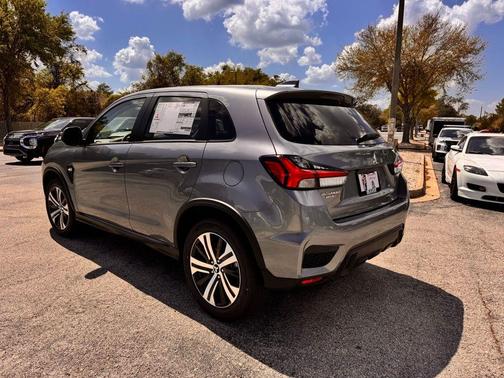 Mercury Gray Metallic 2026 Mitsubishi Outlander Sport 2.0 ES